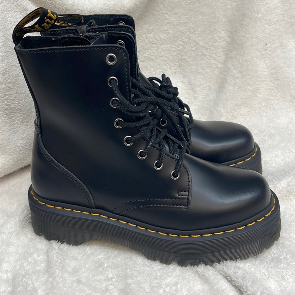 Nwot dr martens jadon